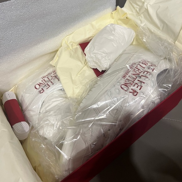 Valentino Garavani Atelier Haute Sneaker - Picture 8 of 10